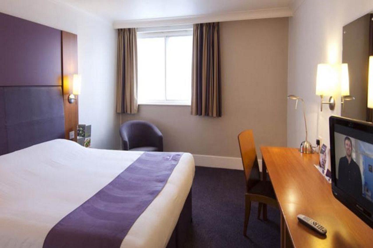 Premier Inn Gloucester Ngoại thất bức ảnh